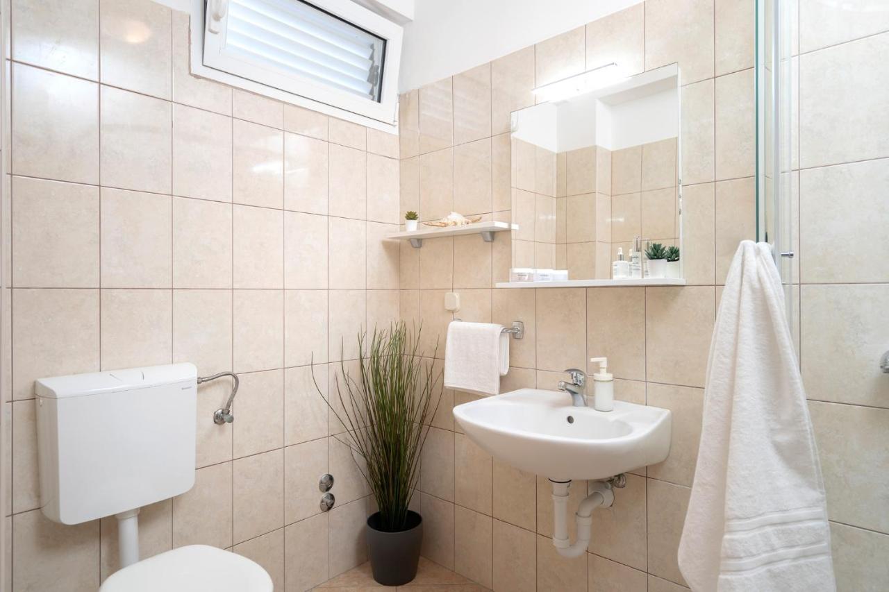 Novak Guesthouse - Zf Hvar Хвар Экстерьер фото
