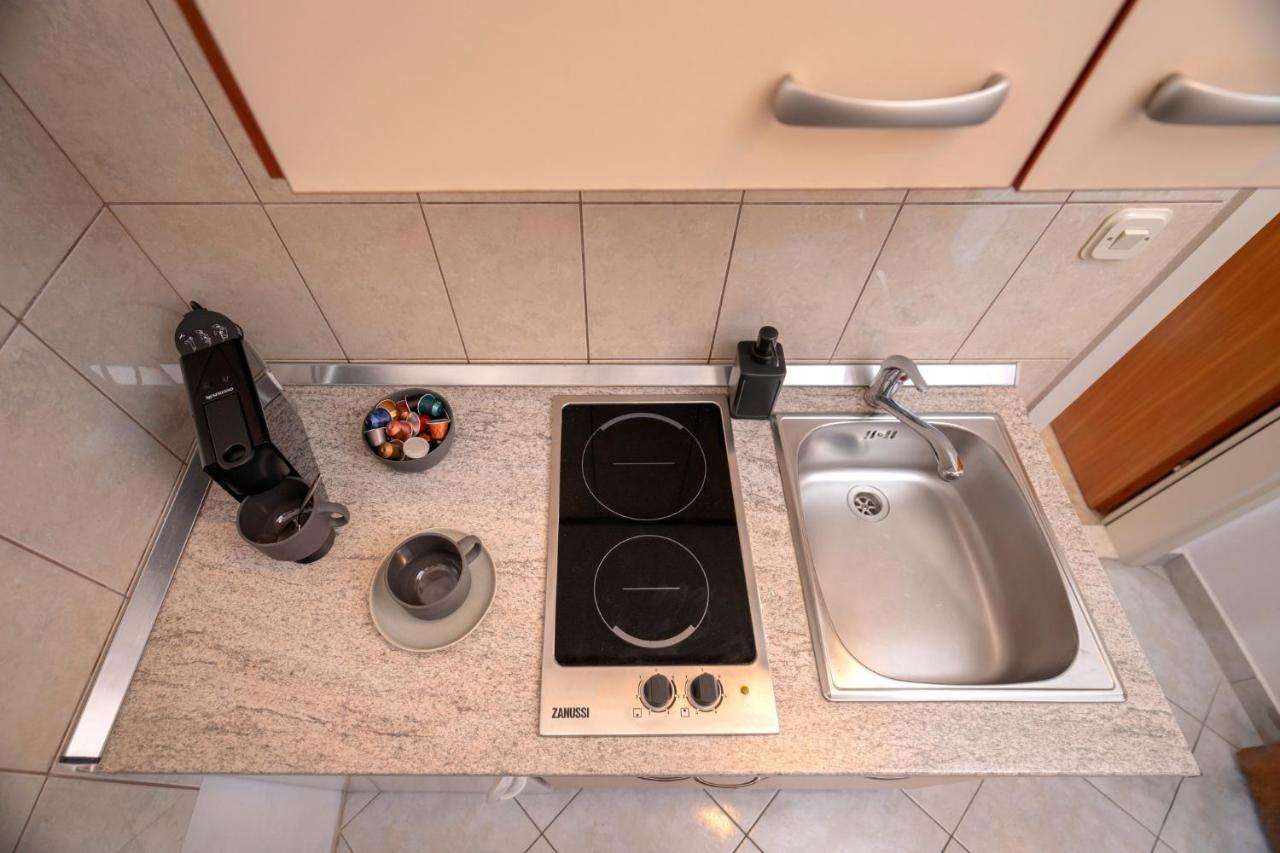 Novak Guesthouse - Zf Hvar Хвар Экстерьер фото