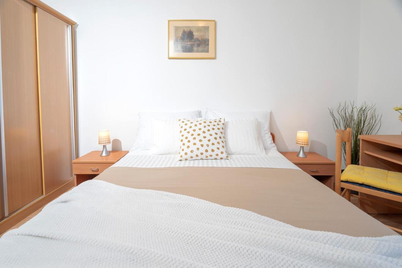 Novak Guesthouse - Zf Hvar Хвар Экстерьер фото
