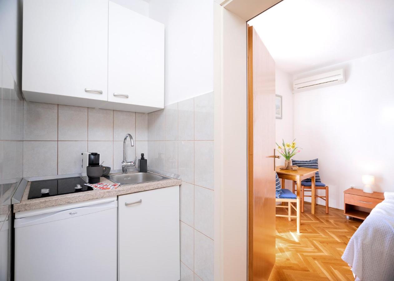 Novak Guesthouse - Zf Hvar Хвар Экстерьер фото