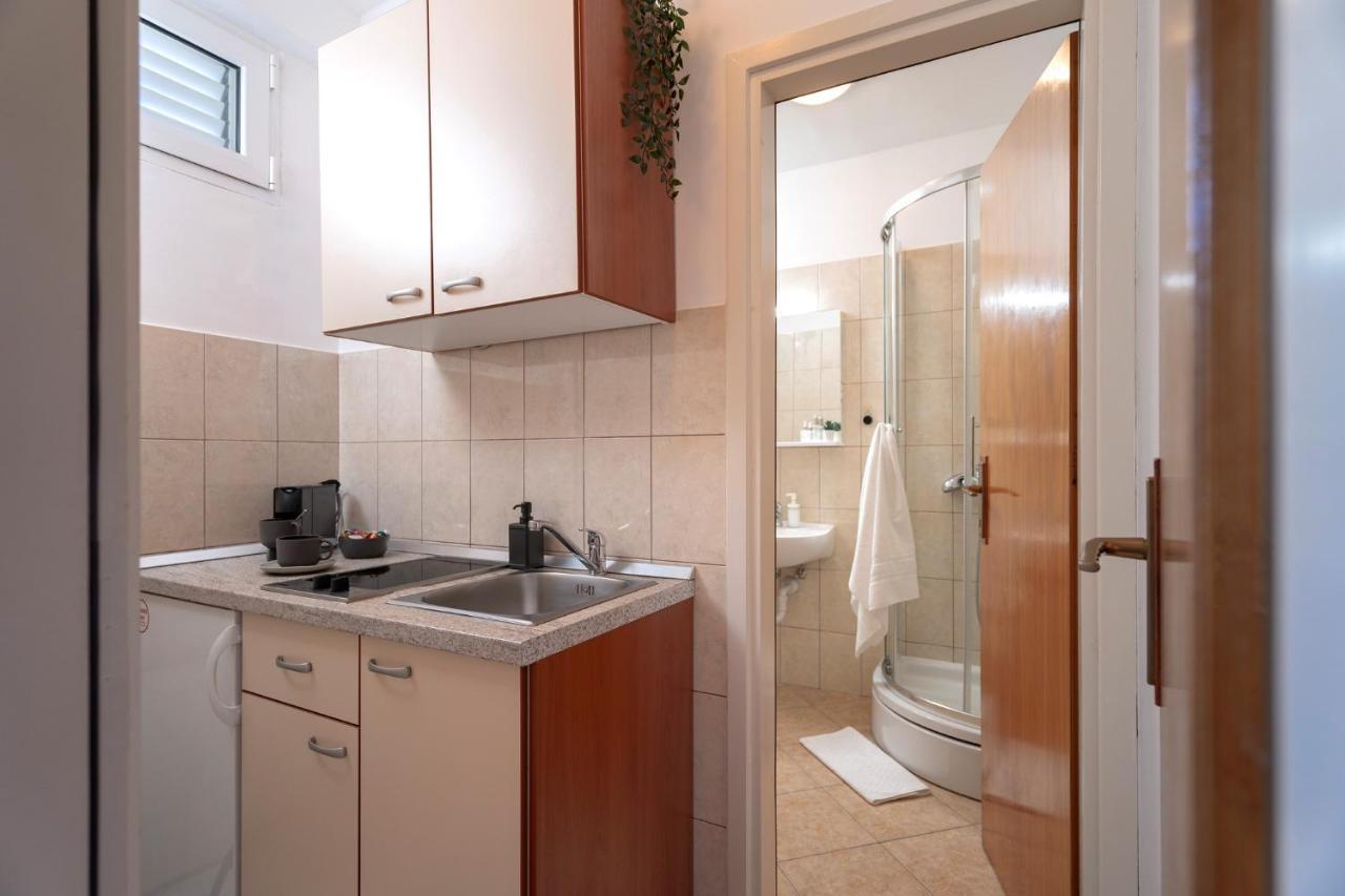 Novak Guesthouse - Zf Hvar Хвар Экстерьер фото