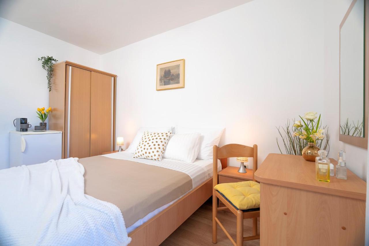 Novak Guesthouse - Zf Hvar Хвар Экстерьер фото