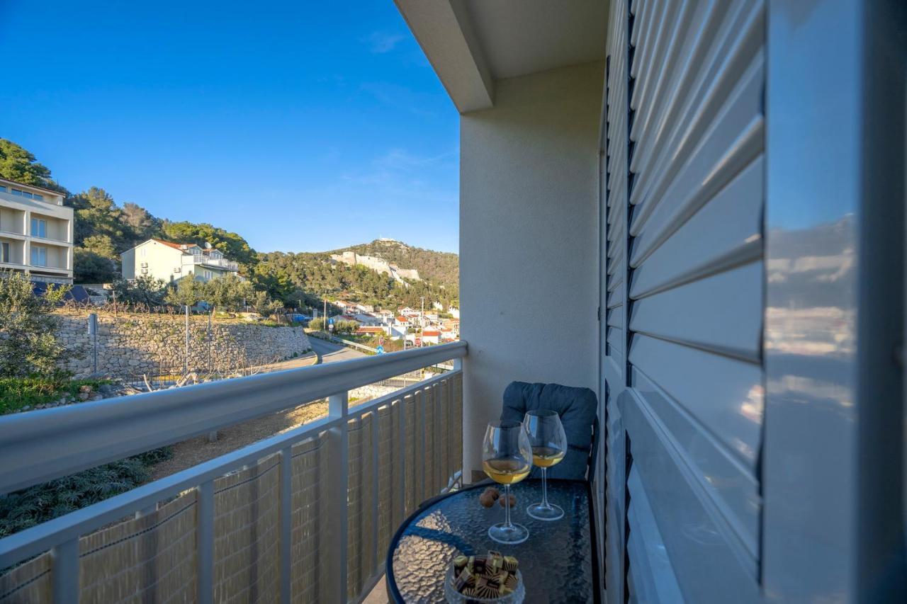 Novak Guesthouse - Zf Hvar Хвар Экстерьер фото