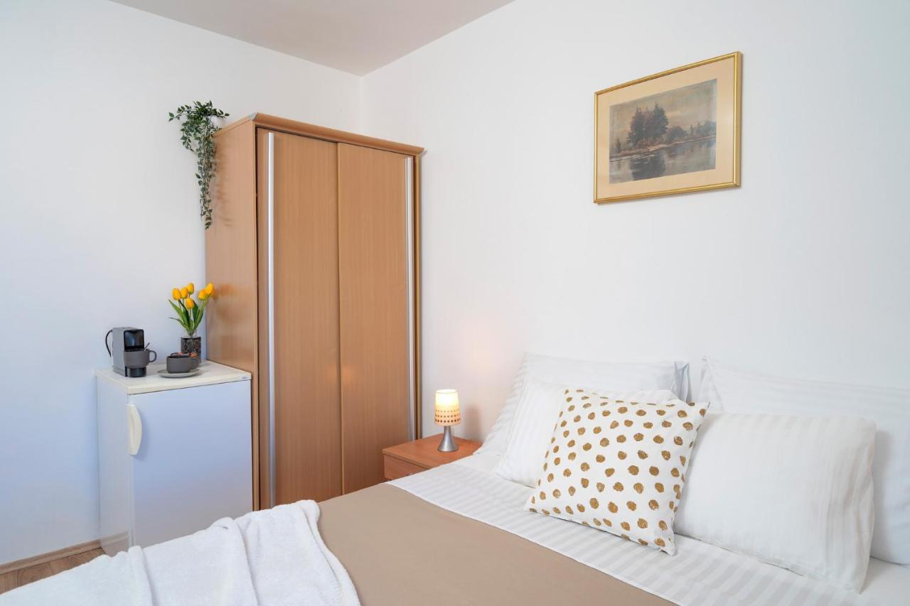 Novak Guesthouse - Zf Hvar Хвар Экстерьер фото