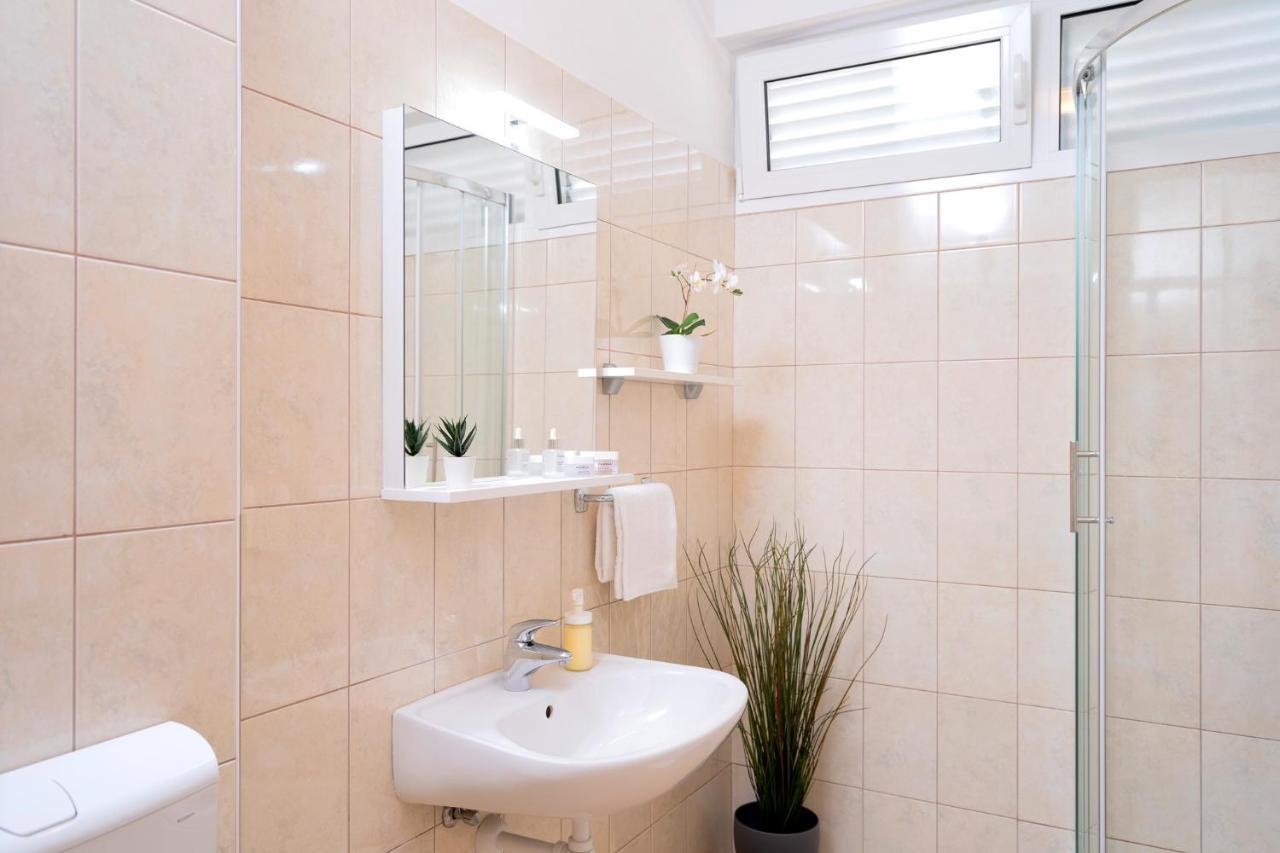 Novak Guesthouse - Zf Hvar Хвар Экстерьер фото