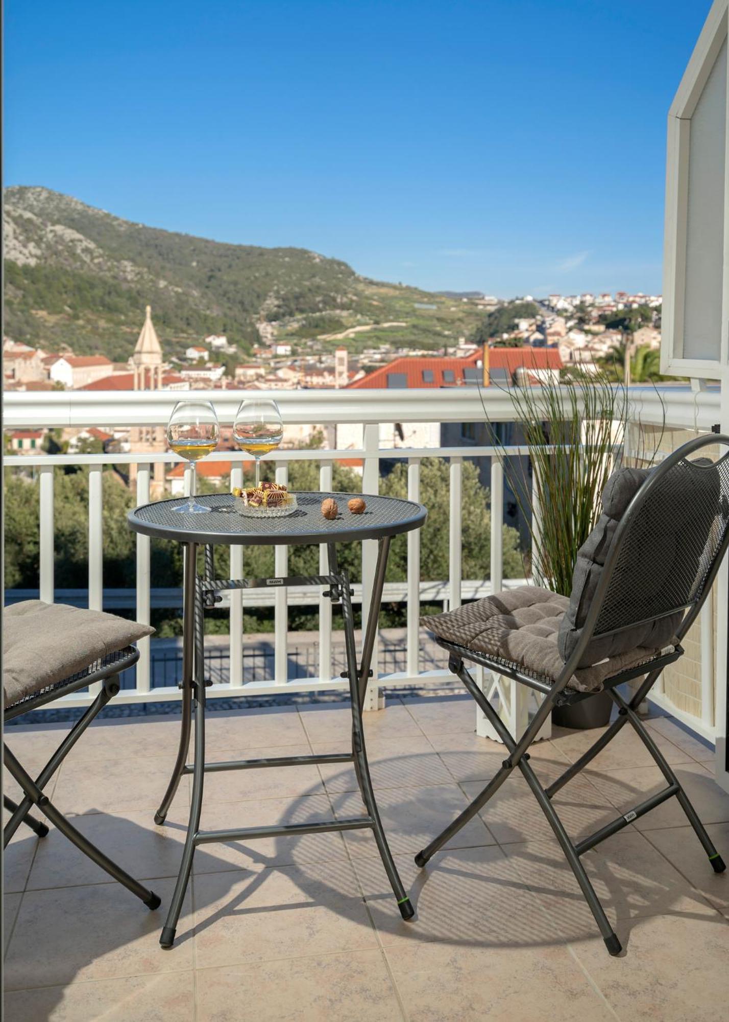 Novak Guesthouse - Zf Hvar Хвар Экстерьер фото
